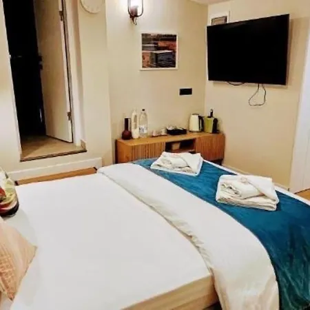 Luxury Aparthotel 3*