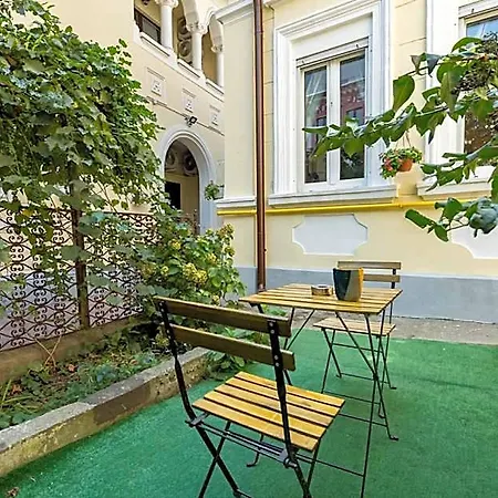 Aparthotel Luxury 3*