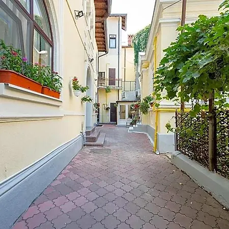 Luxury Aparthotel 3*