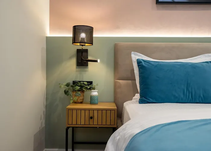 Luxury 布加勒斯特